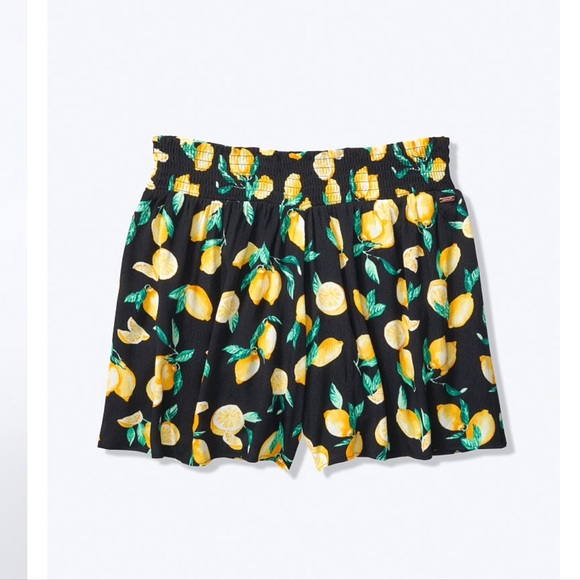 Victoria’s Secret Pink lemon pattern shorts - Picture 2 of 2